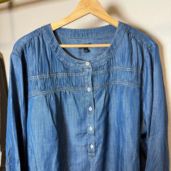 Women's Talbots Pullover Button Front Chambray Pintuck Blouse Size 3 XL - Picture 3 of 9
